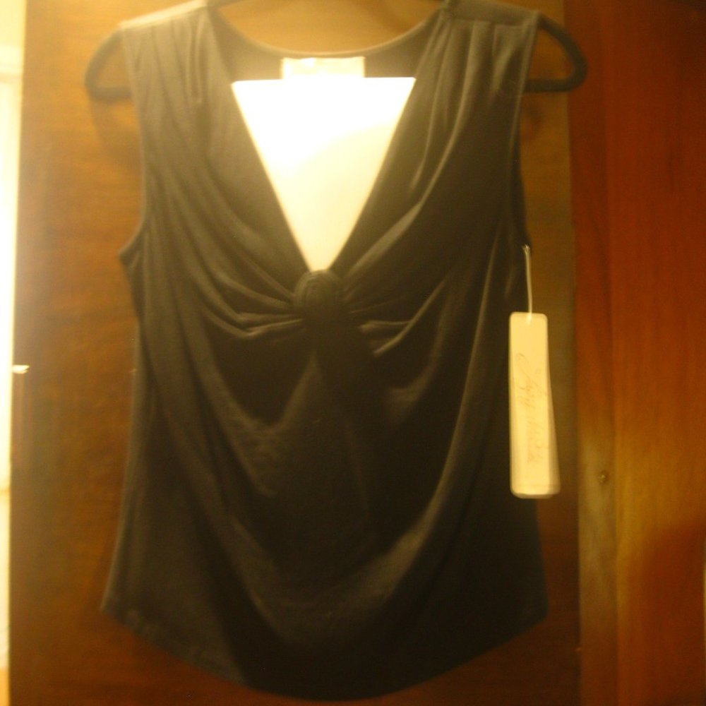 Lucy Pereda black top, Size Medium